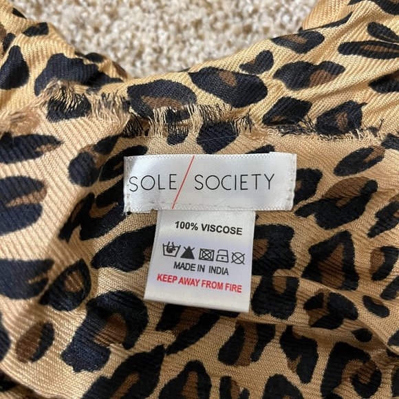 NWOT Sole Society leopard print scarf - Picture 2 of 2